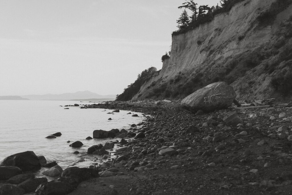 Cliffside beach in Comox by Latitude 49 Photography