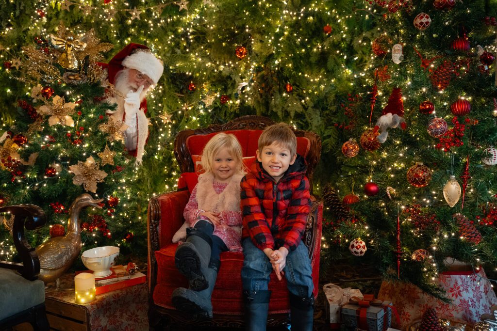 Santa Claus at Holly Hill Farm in Campbell River by Latitude 49 Photography