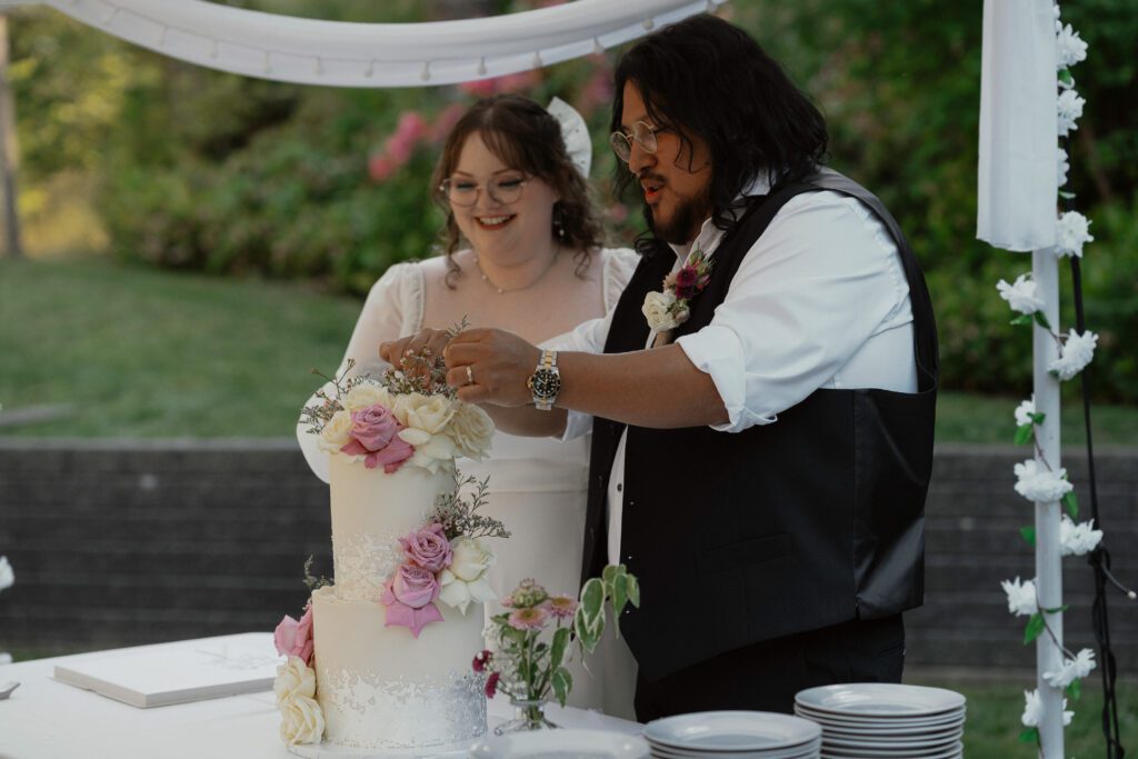 cake by just beat it bakery photos during a back yard wedding in Merville by latitude 49 photography
